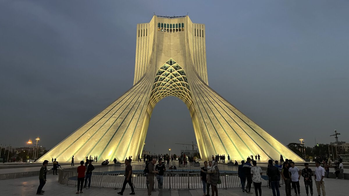 Teheranas, Azadi bokštas